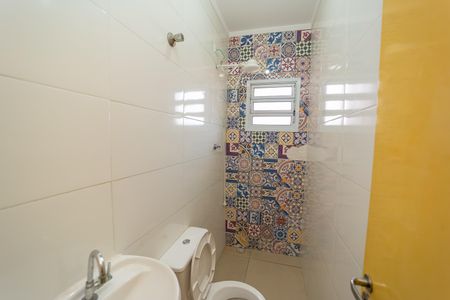 Banheiro de apartamento para alugar com 1 quarto, 26m² em Parque Císper, São Paulo