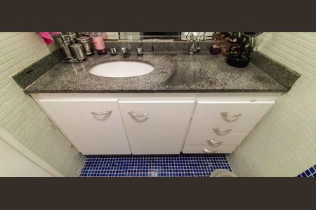 Apartamento à venda com 80m², 2 quartos e 1 vagaBanheiro da Suíte