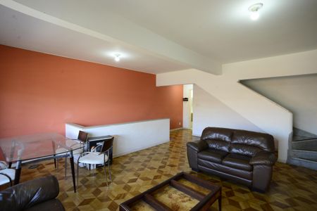 Casa para alugar com 210m², 3 quartos e 5 vagasSala