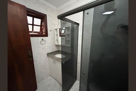Casa à venda com 240m², 3 quartos e 3 vagasBanheiro 1