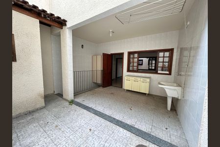 Casa à venda com 240m², 3 quartos e 3 vagasÁrea de Serviço 1