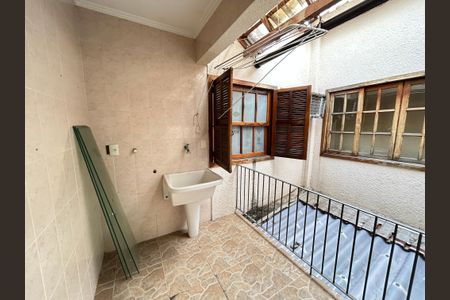 Casa à venda com 240m², 3 quartos e 3 vagasÁrea de Serviço 2