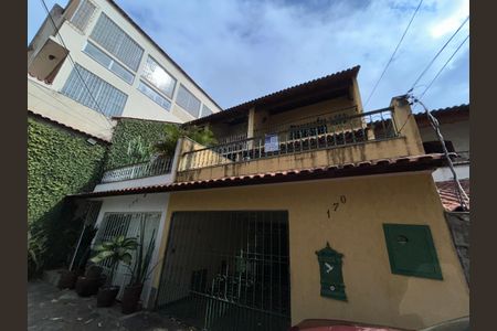 Casa à venda com 240m², 3 quartos e 3 vagasPlaquinha