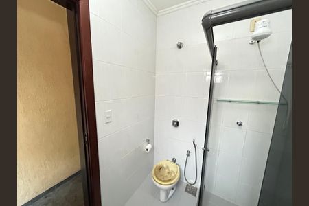 Casa à venda com 240m², 3 quartos e 3 vagasBanheiro 3
