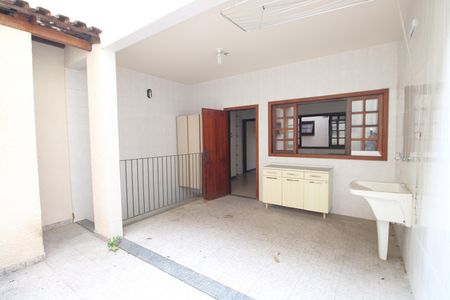 Casa à venda com 240m², 3 quartos e 3 vagasÁrea de Serviço 1