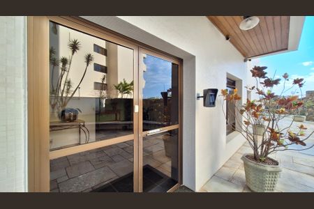 Apartamento para alugar com 160m², 4 quartos e 2 vagas Apartamento para alugar com 160m², 4 quartos e 2 vagasEntrada