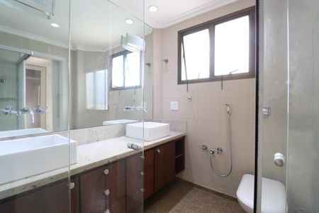 Apartamento para alugar com 160m², 4 quartos e 2 vagasBanheiro da Suíte 2