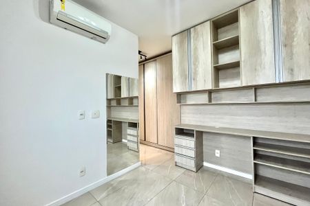Apartamento à venda com 72m², 2 quartos e 2 vagas Apartamento à venda com 72m², 2 quartos e 2 vagasSuite
