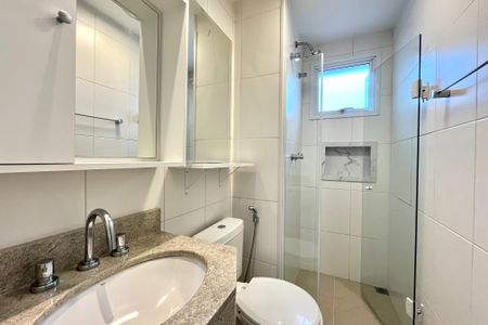 Apartamento à venda com 72m², 2 quartos e 2 vagas Apartamento à venda com 72m², 2 quartos e 2 vagasBanheiro Social