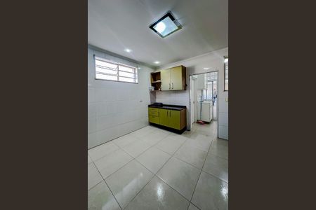 Casa para alugar com 230m², 2 quartos e 2 vagasCozinha