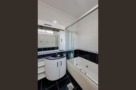 Casa para alugar com 230m², 2 quartos e 2 vagasBanheiro da Suíte 1