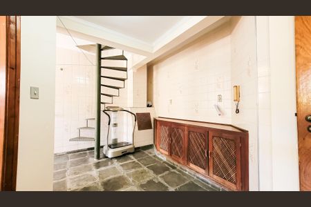 Casa à venda com 498m², 4 quartos e 4 vagas Casa à venda com 498m², 4 quartos e 4 vagasLavanderia