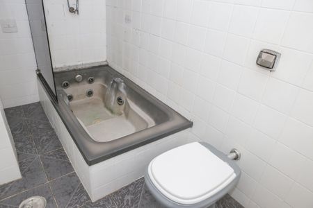 Apartamento à venda com 119m², 2 quartos e 1 vaga Apartamento à venda com 119m², 2 quartos e 1 vagaBanheiro da Suíte 1