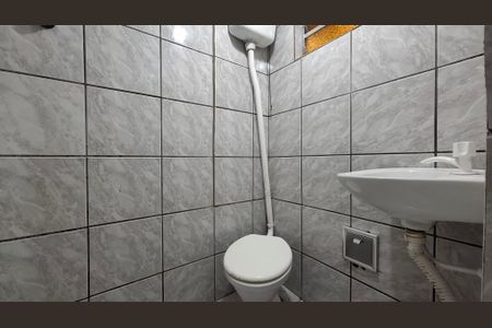 Banheiro de casa para alugar com 1 quarto, 25m² em Centro, Santo André