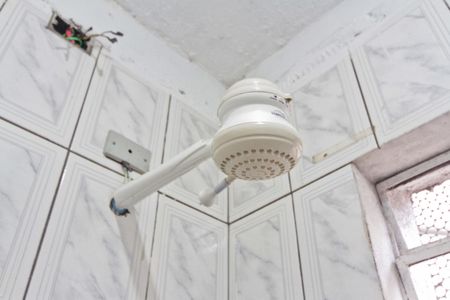 Banheiro Social de casa para alugar com 1 quarto, 60m² em Jardim Regina, São Paulo