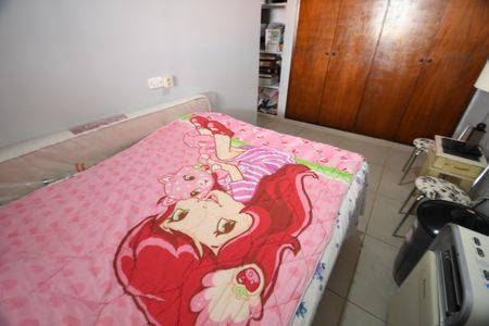 Casa à venda com 367m², 9 quartos e 6 vagasQuarto 2