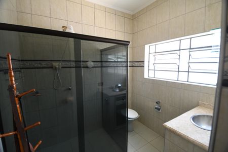 Casa à venda com 367m², 9 quartos e 6 vagasBanheiro da Suíte