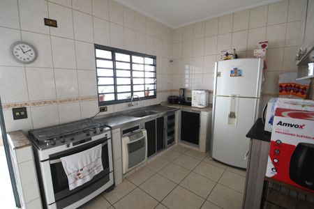 Casa à venda com 367m², 9 quartos e 6 vagasCozinha