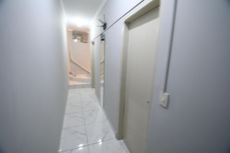 Casa à venda com 367m², 9 quartos e 6 vagasCasa Fundos 3 - Corredor