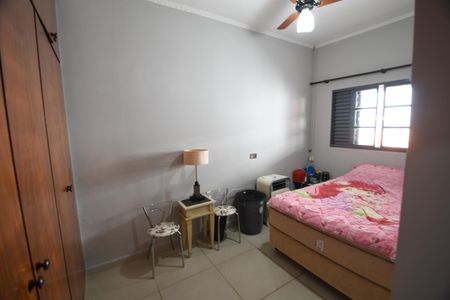 Casa à venda com 367m², 9 quartos e 6 vagasQuarto 2