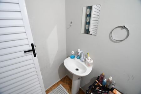 Casa à venda com 367m², 9 quartos e 6 vagasCasa Fundos 1 - Banheiro