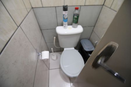 Casa à venda com 367m², 9 quartos e 6 vagasCasa Fundos 3 - Banheiro