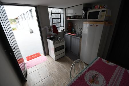 Casa à venda com 367m², 9 quartos e 6 vagasCasa Fundos 2 - Cozinha