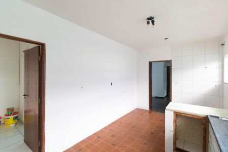 Casa à venda com 250m², 4 quartos e 2 vagas Casa à venda com 250m², 4 quartos e 2 vagasCozinha