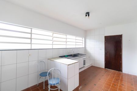 Casa à venda com 250m², 4 quartos e 2 vagas Casa à venda com 250m², 4 quartos e 2 vagasCozinha