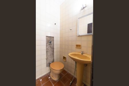 Casa à venda com 250m², 4 quartos e 2 vagas Casa à venda com 250m², 4 quartos e 2 vagasBanheiro de Serviço