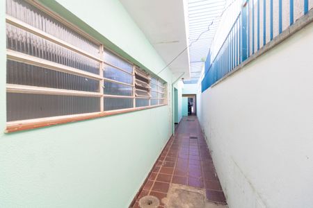 Casa à venda com 250m², 4 quartos e 2 vagas Casa à venda com 250m², 4 quartos e 2 vagasCorredor