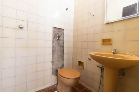 Casa à venda com 250m², 4 quartos e 2 vagas Casa à venda com 250m², 4 quartos e 2 vagasBanheiro de Serviço