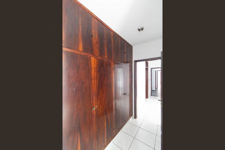 Casa à venda com 250m², 4 quartos e 2 vagas Casa à venda com 250m², 4 quartos e 2 vagasCloset da Suíte