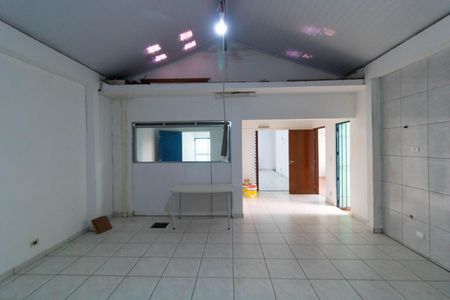 Casa à venda com 250m², 4 quartos e 2 vagas Casa à venda com 250m², 4 quartos e 2 vagasSala