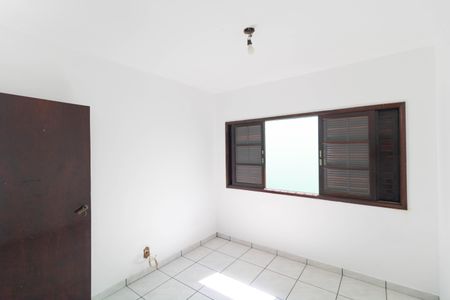 Casa à venda com 250m², 4 quartos e 2 vagas Casa à venda com 250m², 4 quartos e 2 vagasQuarto 02