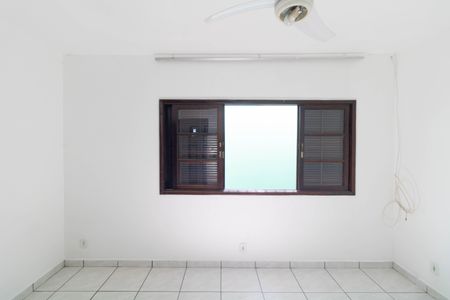 Casa à venda com 250m², 4 quartos e 2 vagas Casa à venda com 250m², 4 quartos e 2 vagasSuíte