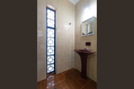 Casa à venda com 250m², 4 quartos e 2 vagas Casa à venda com 250m², 4 quartos e 2 vagasBanheiro