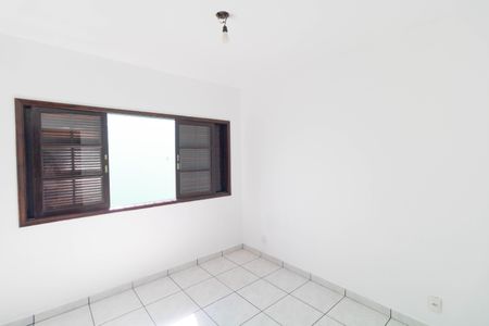 Casa à venda com 250m², 4 quartos e 2 vagas Casa à venda com 250m², 4 quartos e 2 vagasQuarto 02