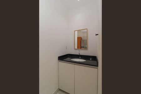Banheiro de kitnet/studio para alugar com 1 quarto, 25m² em Cerqueira César, São Paulo