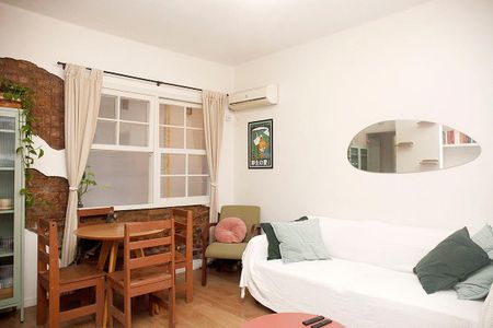 Sala de apartamento à venda com 2 quartos, 63m² em Centro Histórico, Porto Alegre
