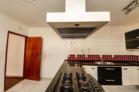Casa à venda com 240m², 3 quartos e 3 vagas Casa à venda com 240m², 3 quartos e 3 vagasCozinha