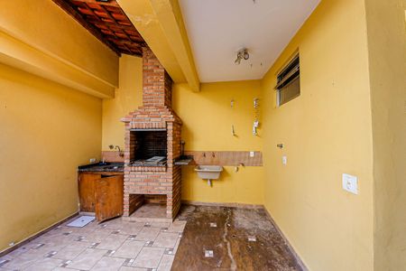 Casa à venda com 240m², 3 quartos e 3 vagas Casa à venda com 240m², 3 quartos e 3 vagasÁrea externa