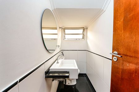 Casa à venda com 240m², 3 quartos e 3 vagas Casa à venda com 240m², 3 quartos e 3 vagasLavabo