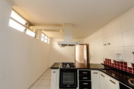 Casa à venda com 240m², 3 quartos e 3 vagas Casa à venda com 240m², 3 quartos e 3 vagasCozinha