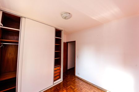 Casa à venda com 240m², 3 quartos e 3 vagas Casa à venda com 240m², 3 quartos e 3 vagasQuarto 2