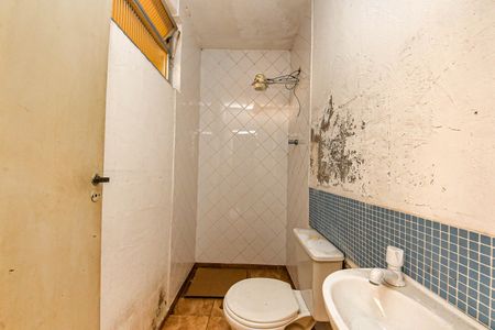 Casa à venda com 240m², 3 quartos e 3 vagas Casa à venda com 240m², 3 quartos e 3 vagasBanheiro de Serviço