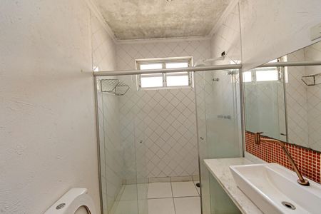 Casa à venda com 240m², 3 quartos e 3 vagas Casa à venda com 240m², 3 quartos e 3 vagasBanheiro Suíte