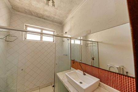 Casa à venda com 240m², 3 quartos e 3 vagas Casa à venda com 240m², 3 quartos e 3 vagasBanheiro Suíte