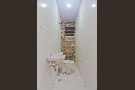 Banheiro de casa para alugar com 1 quarto, 30m² em Vila Pereira Barreto, São Paulo