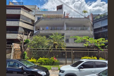 Apartamento à venda com 95m², 2 quartos e 1 vagaFachada